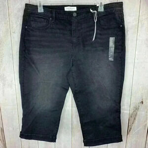 NWT LANE BRYANT Black/Gray Capri Jeans Size 20